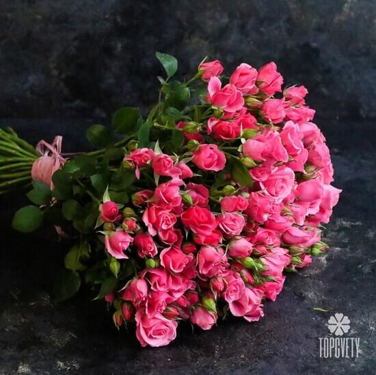 Букет из 21 кустовой розы 50см