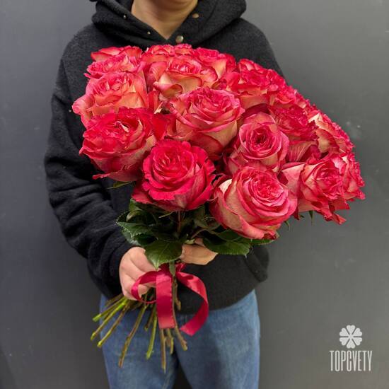 Букет из 25 красных роз Эквадор 50см
