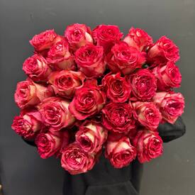 Букет из 25 красных роз Эквадор 50см