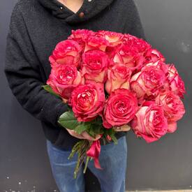 Букет из 21 красных роз Эквадор 50см