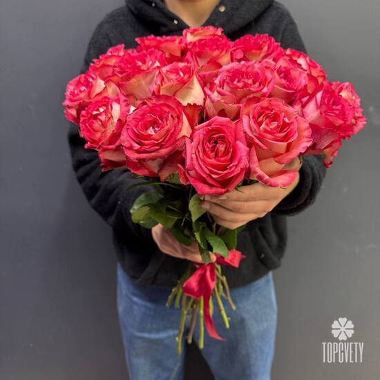 Букет из 21 красных роз Эквадор 50см