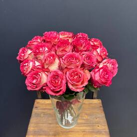 Букет из 21 красных роз Эквадор 50см