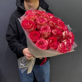 Букет из 25 красных роз Эквадор 50см