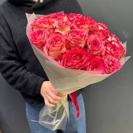 Букет из 25 красных роз Эквадор 50см