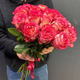 Букет из 21 розы Кения 50см