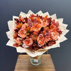 Букет из роз и орхидеи Тёплый аккорд