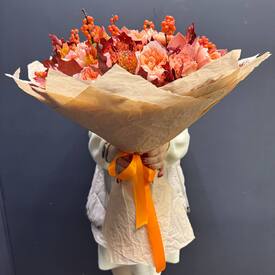 Букет из роз и орхидеи Тёплый аккорд