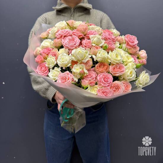 Букет 31 кустовая роз микс 50см Россия