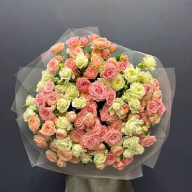 Букет 31 кустовая роз микс 50см Россия