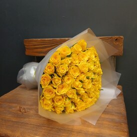 Букет из 51 желтых роз Кения 35см