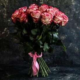 Букет из 19 розовых роз 