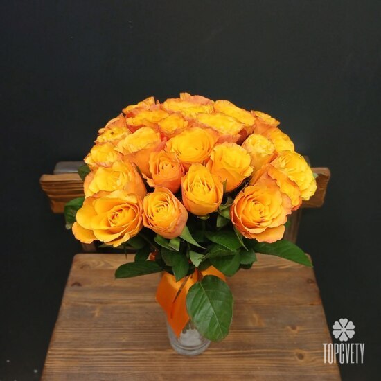 Букет из 25 оранжевых роз Кения 35см