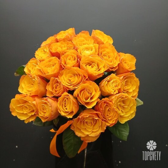 Букет из 25 оранжевых роз Кения 35см
