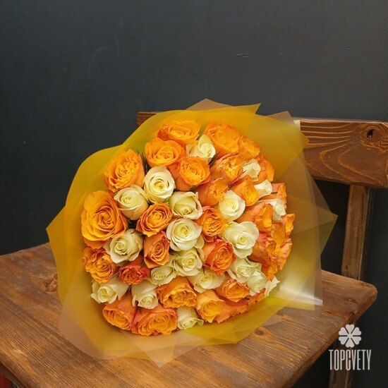 Букет из 51 микс роз Кения 35см
