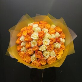 Букет из 51 микс роз Кения 35см
