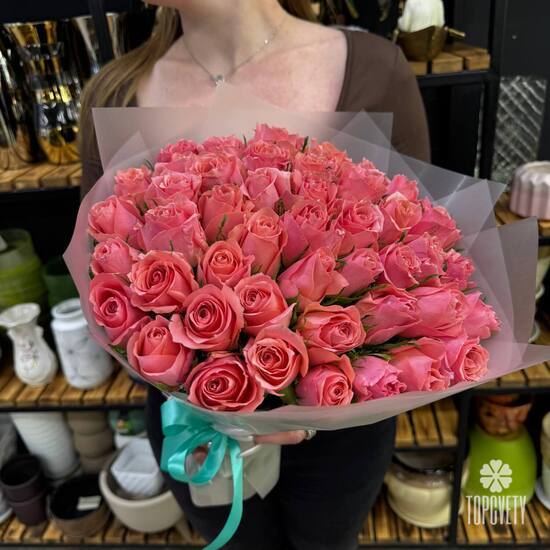 Букет из 51 коралловых роз Кения 35см 