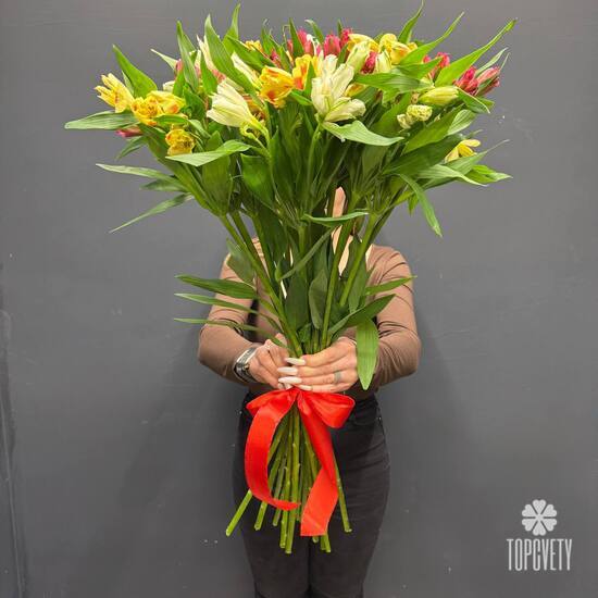 Букет из 15 альстромерии