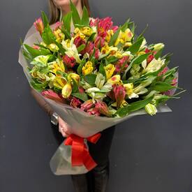 Букет из 25 альстремерий