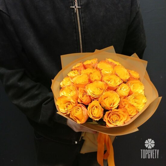 Букет из 25 оранжевых роз Кения 35см