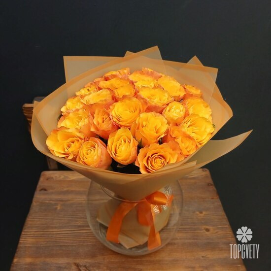 Букет из 25 оранжевых роз Кения 35см
