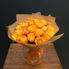 Букет из 25 оранжевых роз Кения 35см