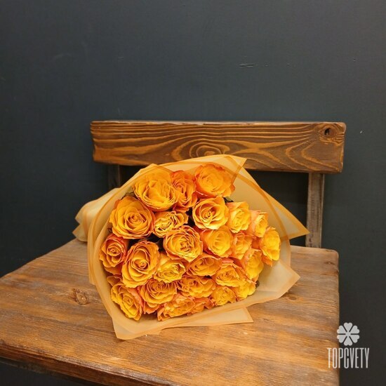 Букет из 25 оранжевых роз Кения 35см