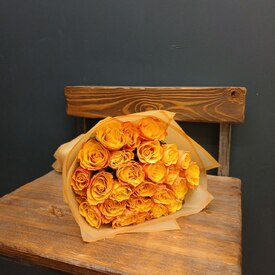 Букет из 25 оранжевых роз Кения 35см