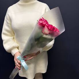 Букет из 3 розовых роз Эквадор 50см	