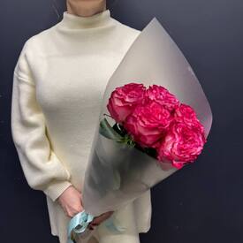 Букет из 5 пионовидной розы  Эквадор 50см