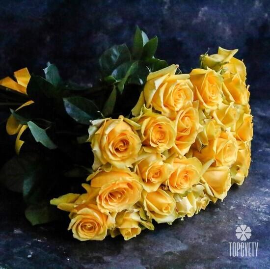 Букет из 25 желтых роз