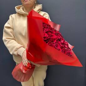 Букет из 51 красной розы Кения 50см