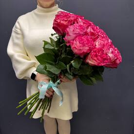 Букет из 25 пиновидных роз Эквафдор 50см