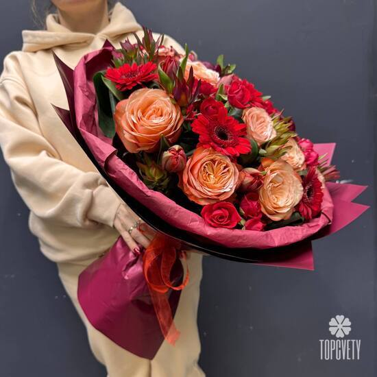 Букет из роз и гербер Багровое утро