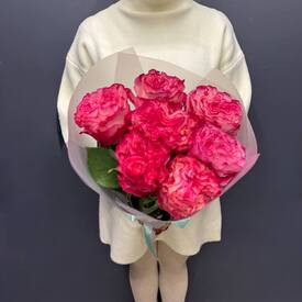 Букет из 7 пионовидной розы Эквадор 50см