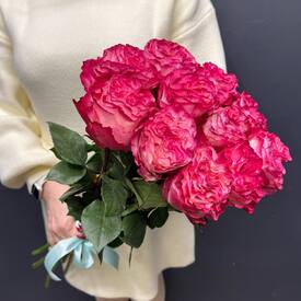 Букет из 11 пионовидной розы Эквадор 50см