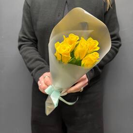 Букет из 5 жёлтых роз Кения 40см