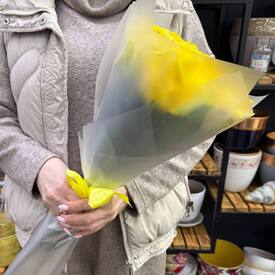 Букет из 7 роз Хай Елоу 50см