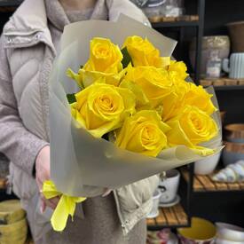 Букет из 9 роз Хай Елоу 50см