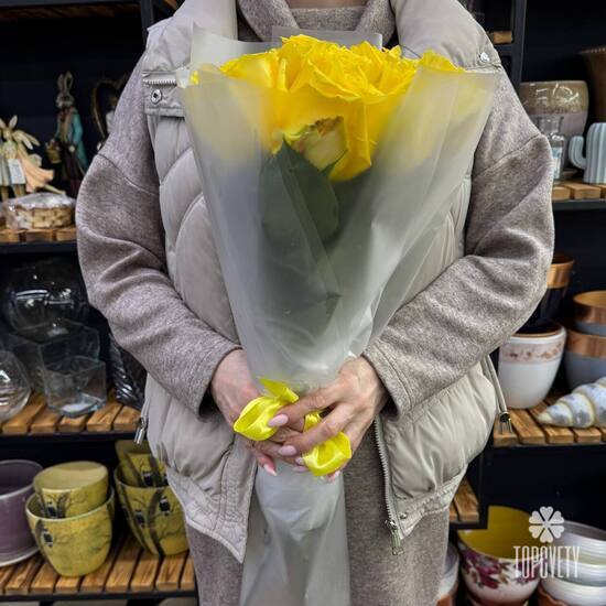 Букет из 11 роз Хай Елоу 50см