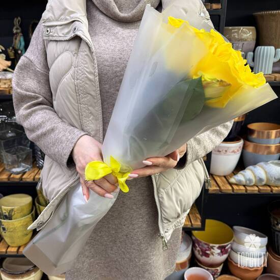 Букет из 11 роз Хай Елоу 50см