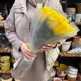 Букет из 13 роз Хай Елоу 50см