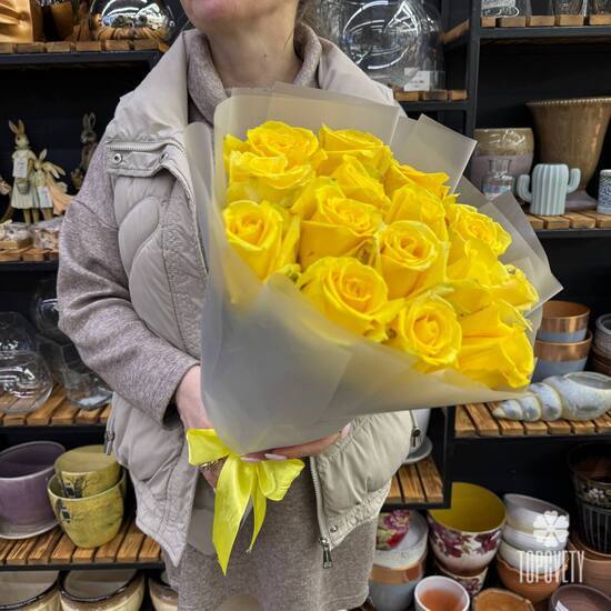 Букет из 15 роз Хай Елоу 50см