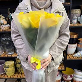 Букет из 17 роз Хай Елоу 50см