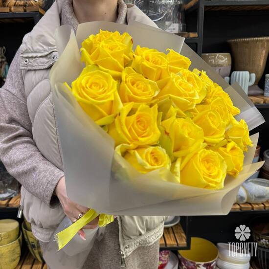 Букет из 19 роз Хай Елоу 50см