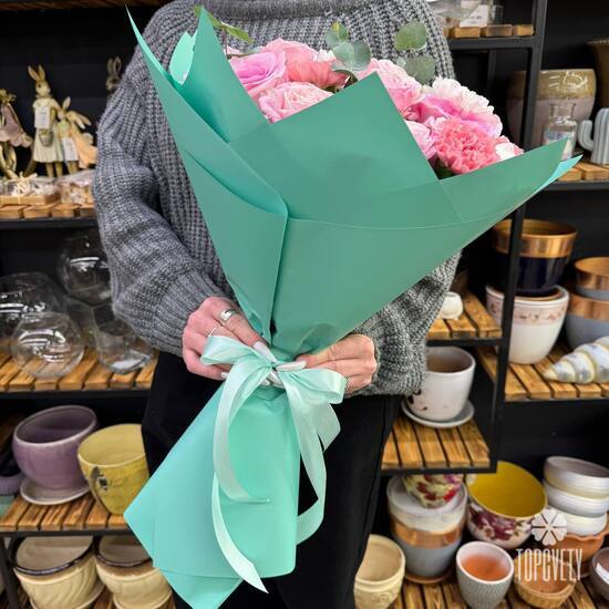 Букет из роз, гербер и хризантем