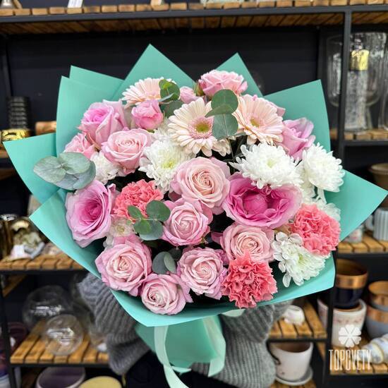 Букет из роз, гербер и хризантем