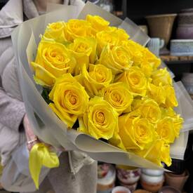 Букет из 25 роз Хай Елоу 50см