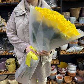 Букет из 25 роз Хай Елоу 50см