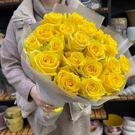 Букет из 21 розы Хай Елоу 50см