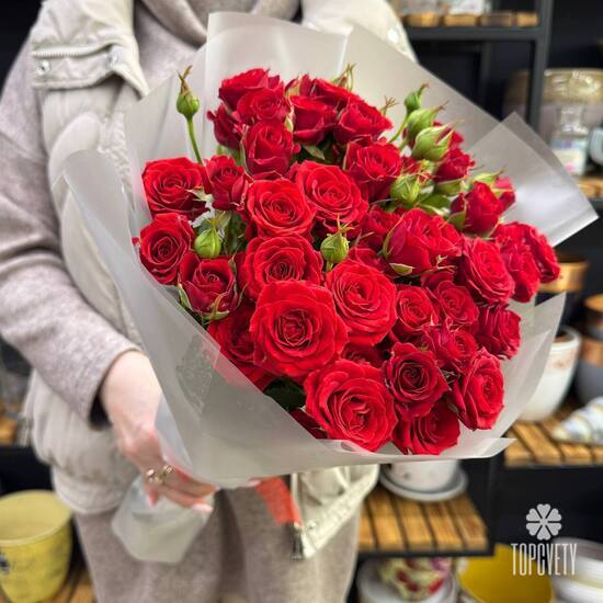 Букет из 11 красных кустовых роз Россия 50см